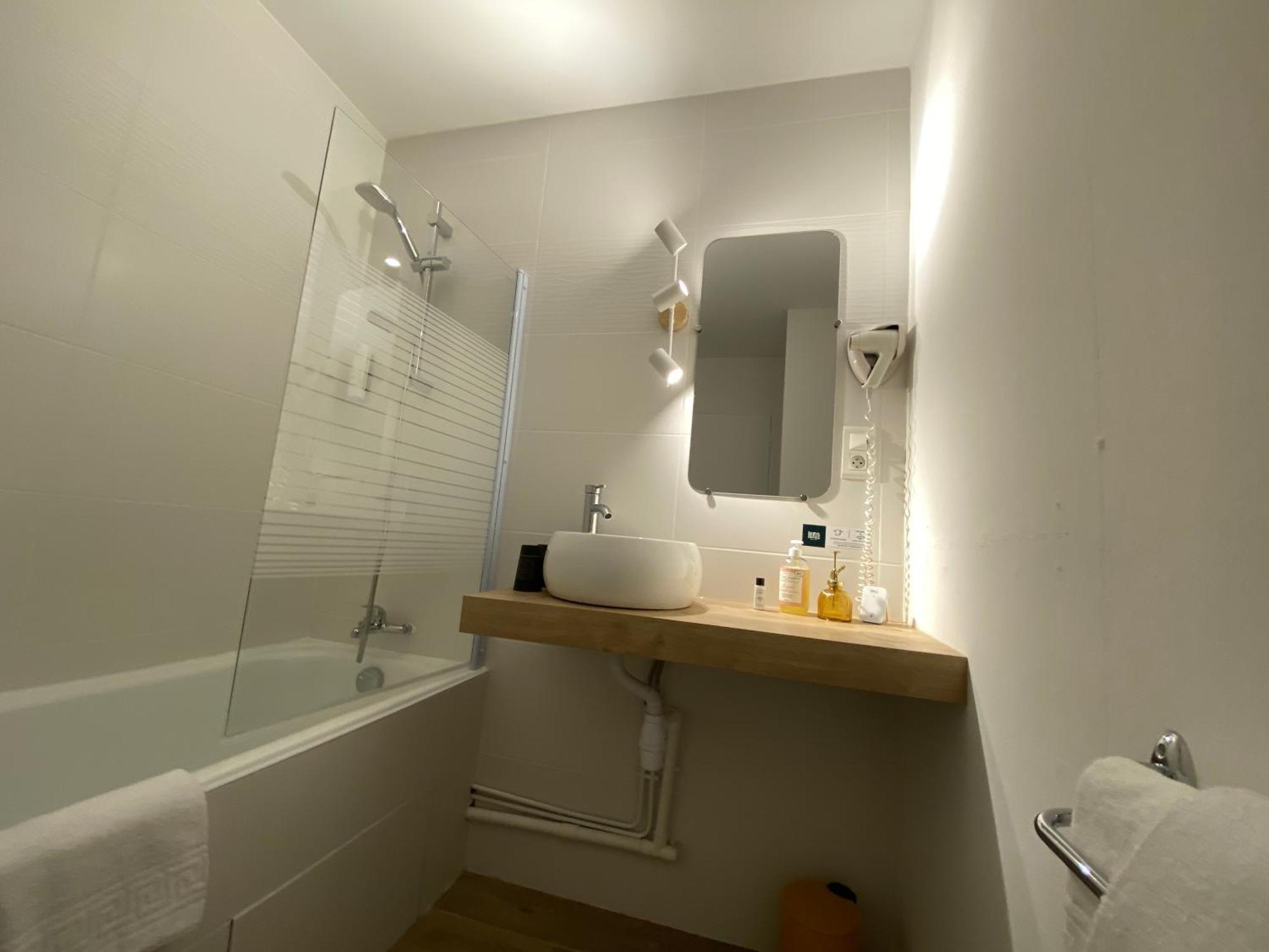 Logis Hotel Medieval, Montelimar Nord Rochemaure Εξωτερικό φωτογραφία