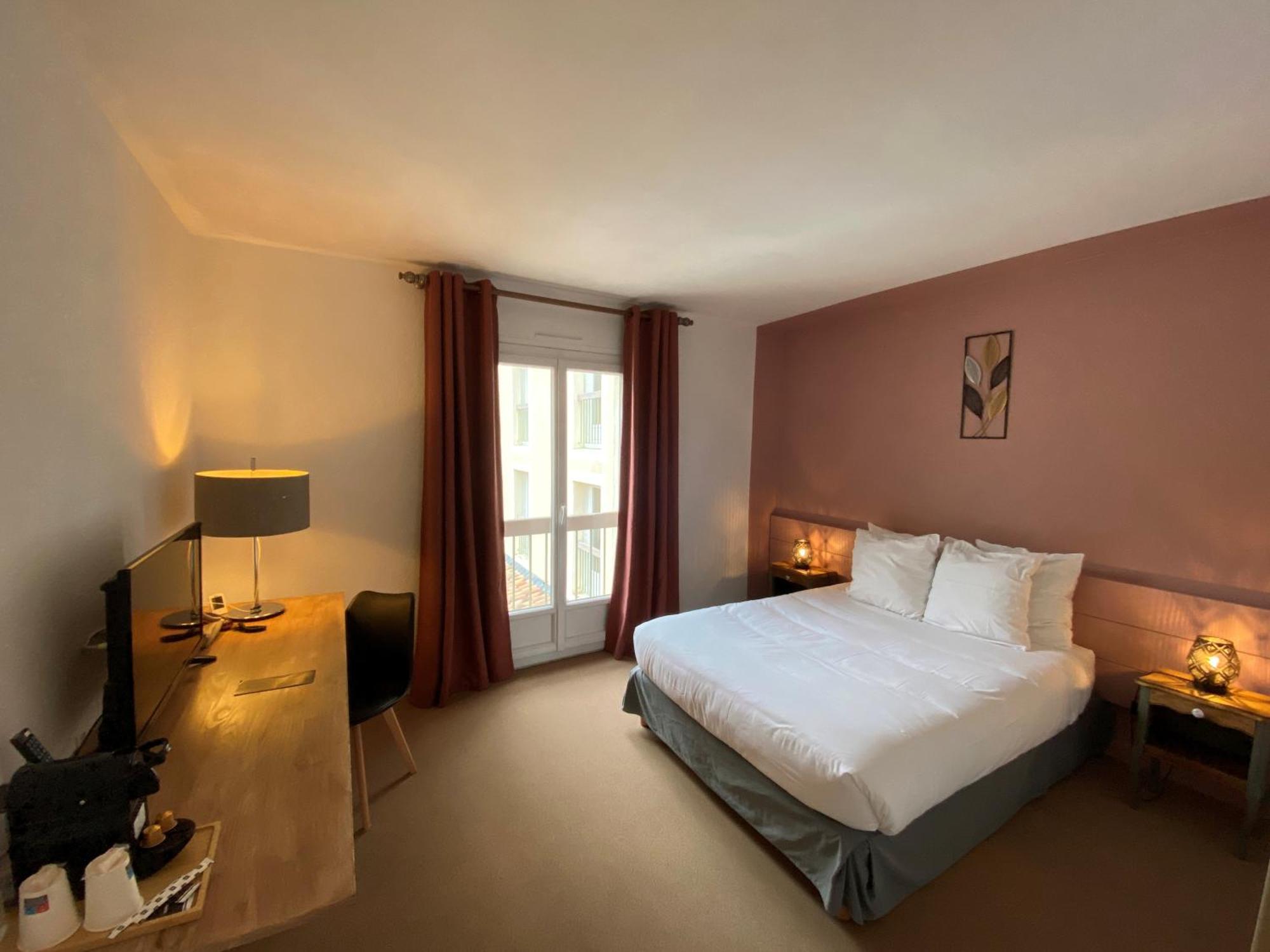 Logis Hotel Medieval, Montelimar Nord Rochemaure Εξωτερικό φωτογραφία